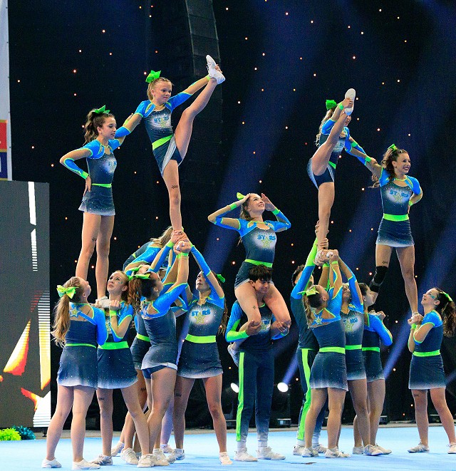 Glitter stars slavkov u brna w640